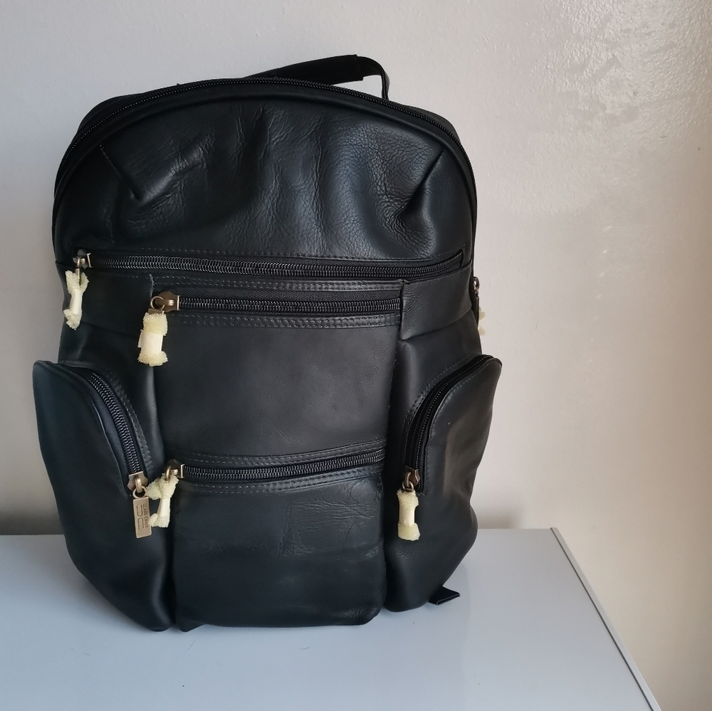 CLAIRE CHASE JUMBO BACKPACK. - Picture 3 of 9